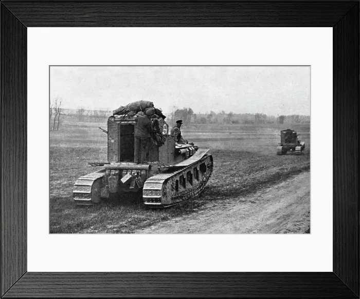 Framed Print : Dans la Bataille; Les tanks repides de l'armee britannique, mis en service au printemps... 1918. Creator: Unknown Framed Print : Dans la Bataille; Les tanks repides de l'armee britannique, mis en service au printemps... 1918. Creator: Unknown