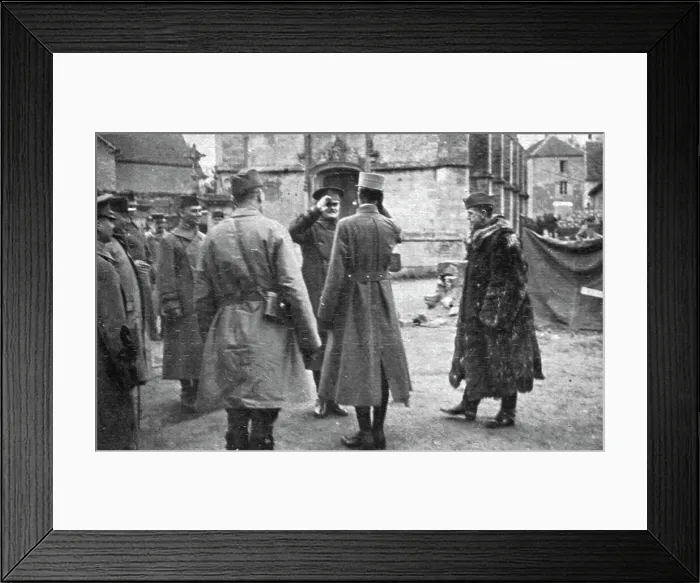 Framed Print : L amalgame franco-americain'; rencontre du general Pershing et du general Micheler... 1918. Creator: Unknown. L amalgame franco-americain'; rencontre du general Pershing et du general Micheler... 1918. Creator: Unknown Framed Print : L amalgame franco-americain'; rencontre du general Pershing et du general Micheler... 1918. Creator: Unknown. L amalgame franco-americain'; rencontre du general Pershing et du general Micheler... 1918. Creator: Unknown