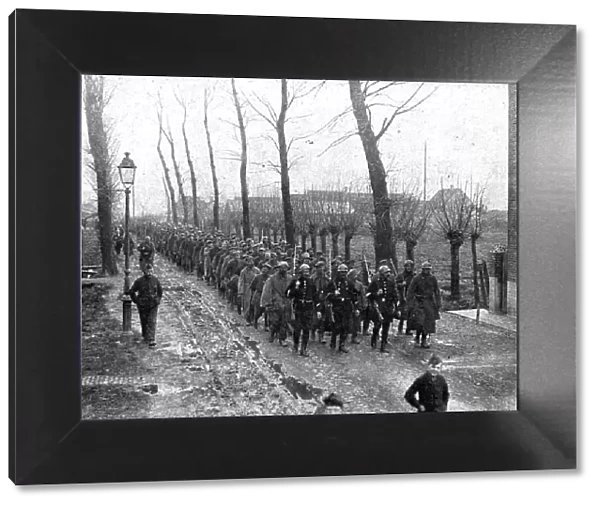 L'offensive ennemie dans les Flandres; Les 780 prisonniers faits par les Belges entre Bixschoote... Creator: Unknown