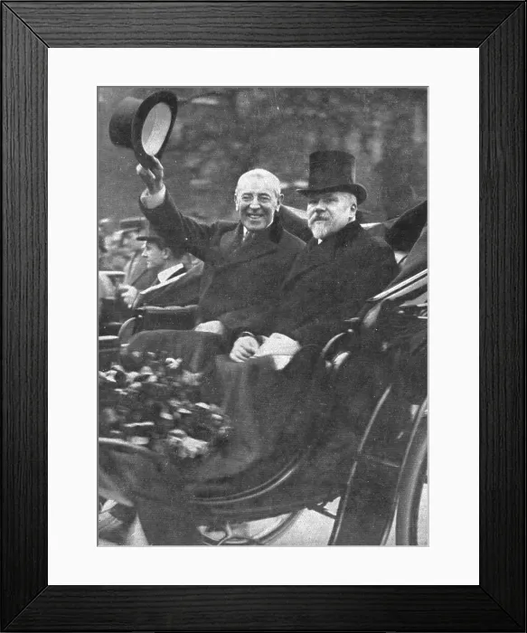 Framed Print : Les chefs d'etat Allies a Paris; Le salut et le sourire de M Wilson sur le trajet de la... 1918. Creator: Unknown Framed Print : Les chefs d'etat Allies a Paris; Le salut et le sourire de M Wilson sur le trajet de la... 1918. Creator: Unknown