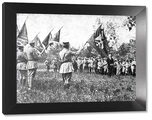 Parmi les soldats de l'entente; la remise des drapeaux offerts par Paris, Nancy, Belfort... 1918. Creator: Unknown