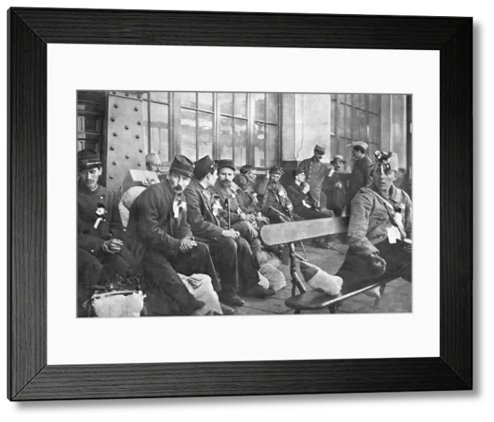 Framed Print : Invalides!; retour d'allamagne: nos grand-blesses rapatries'. Creator: Unknown Framed Print : Invalides!; retour d'allamagne: nos grand-blesses rapatries'. Creator: Unknown