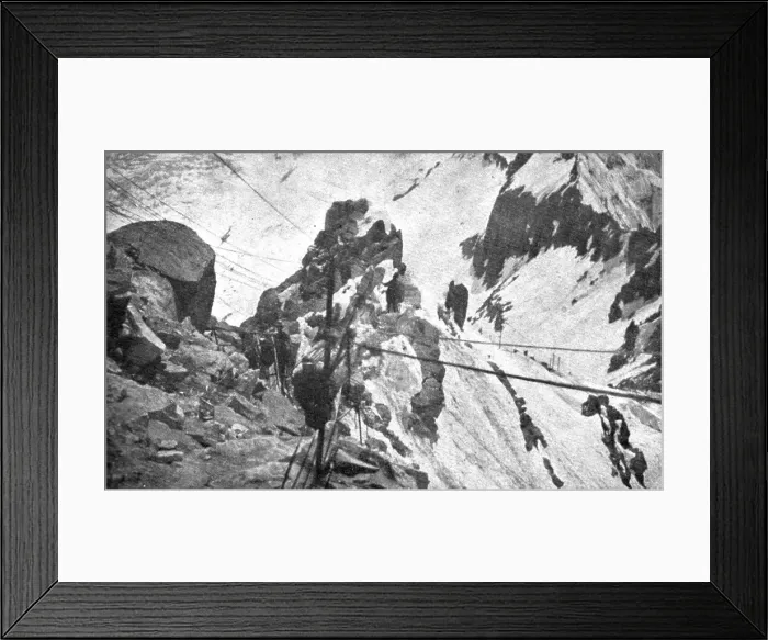 Framed Print : Sur le front Italien; un coin du champ de bataille: le col de Lago Scuro, 1918. Creator: Unknown Framed Print : Sur le front Italien; un coin du champ de bataille: le col de Lago Scuro, 1918. Creator: Unknown
