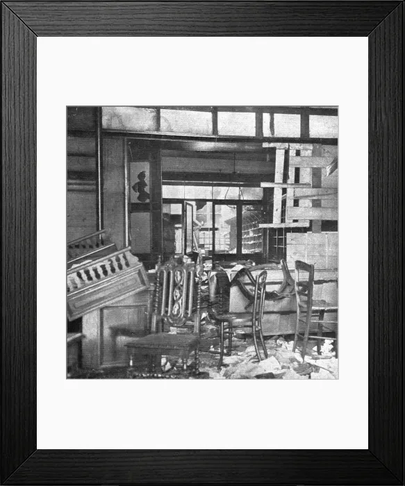 Framed Print : Nos villes a sac; L'interieur d'une librairie: comment les Allemands se comporterent a... 1918. Creator: Unknown Framed Print : Nos villes a sac; L'interieur d'une librairie: comment les Allemands se comporterent a... 1918. Creator: Unknown