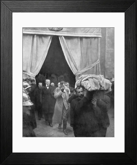 Framed Print : La Guerre a L'Allemande'; un permissionnaire du front, arrive pour trouver son foyer... 1918. Creator: Jean Clair-Guyot. La Guerre a L'Allemande'; un permissionnaire du front, arrive pour trouver son foyer... 1918 Framed Print : La Guerre a L'Allemande'; un permissionnaire du front, arrive pour trouver son foyer... 1918. Creator: Jean Clair-Guyot. La Guerre a L'Allemande'; un permissionnaire du front, arrive pour trouver son foyer... 1918