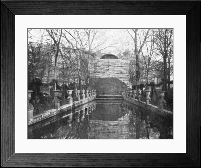 Framed Print : La Guerre a L'Allemande'; au Luxembourg: la fontaine Medicis, 1918. Creator: Unknown. La Guerre a L'Allemande'; au Luxembourg: la fontaine Medicis, 1918. Creator: Unknown Framed Print : La Guerre a L'Allemande'; au Luxembourg: la fontaine Medicis, 1918. Creator: Unknown. La Guerre a L'Allemande'; au Luxembourg: la fontaine Medicis, 1918. Creator: Unknown