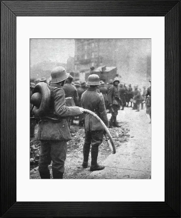 Framed Print : La Nouvelle Europe; la guerre civile a Berlin; du 5 au 11 janvier 1919 a Berlin; la guerre... 1919 Creator: Unknown Framed Print : La Nouvelle Europe; la guerre civile a Berlin; du 5 au 11 janvier 1919 a Berlin; la guerre... 1919 Creator: Unknown