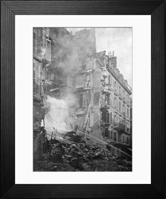 Framed Print : Quelques Points de Chute; Rue Geoffroy-Marie, no 5, ou les locataires, refugies dans les... 1918. Creator: Unknown Framed Print : Quelques Points de Chute; Rue Geoffroy-Marie, no 5, ou les locataires, refugies dans les... 1918. Creator: Unknown