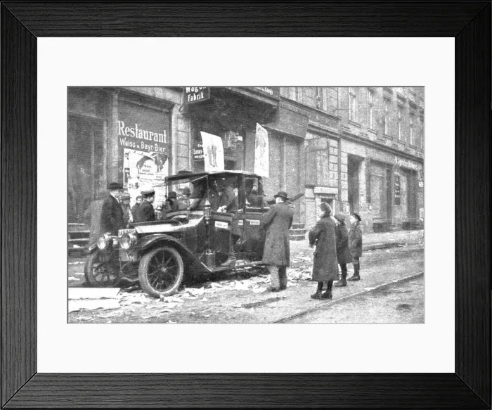Framed Print : La Nouvelle Europe; les elections Allemandes; auto-taxi de propagande social-democrate... 1919. Creator: Unknown
