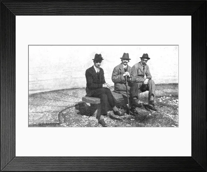 Framed Print : La Nouvelle Europe; L'exil des Habsbourg; sur une terrasse dominant le lac Constance... 1919. Creator: Unknown Framed Print : La Nouvelle Europe; L'exil des Habsbourg; sur une terrasse dominant le lac Constance... 1919. Creator: Unknown