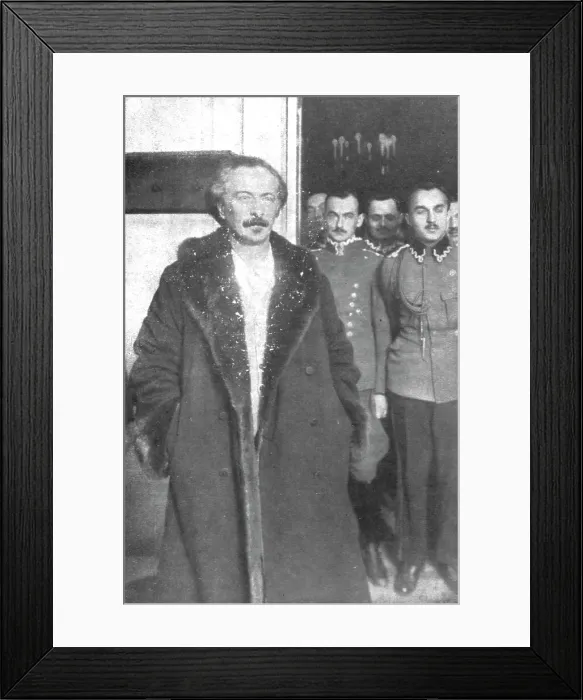 Framed Print : La Nouvelle Europe; la republique Polonaise; M Ignace Paderewski appele aux fonctions... 1919. Creator: Unknown Framed Print : La Nouvelle Europe; la republique Polonaise; M Ignace Paderewski appele aux fonctions... 1919. Creator: Unknown