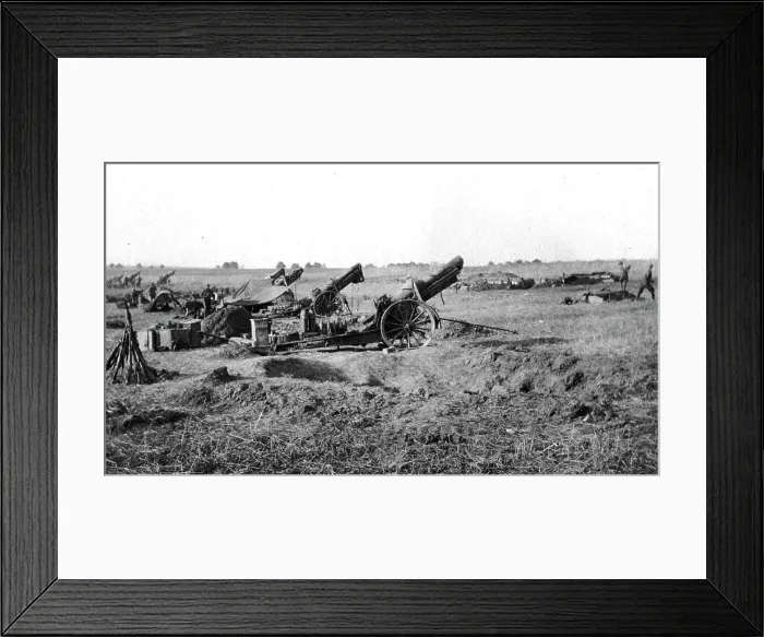 Framed Print : Notre Artillerie dans les lignes Allemandes; batteries amercaines de 155, en position de... 1918. Creator: Unknown Framed Print : Notre Artillerie dans les lignes Allemandes; batteries amercaines de 155, en position de... 1918. Creator: Unknown