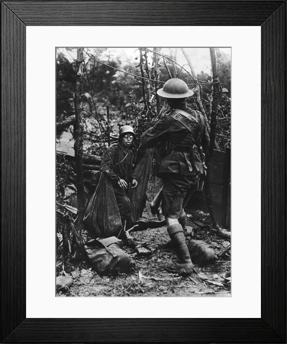 Framed Print : Les surprises de l'amalgame; quelle langue employer pour se rendre!….: quand un Allemand... 1918. Creator: Unknown Framed Print : Les surprises de l'amalgame; quelle langue employer pour se rendre!….: quand un Allemand... 1918. Creator: Unknown