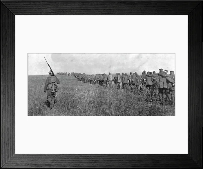 Framed Print : A travers le champ de bataille; colonne de prisonniers allemands diriges sur l'arriere... 1918. Creator: Unknown Framed Print : A travers le champ de bataille; colonne de prisonniers allemands diriges sur l'arriere... 1918. Creator: Unknown