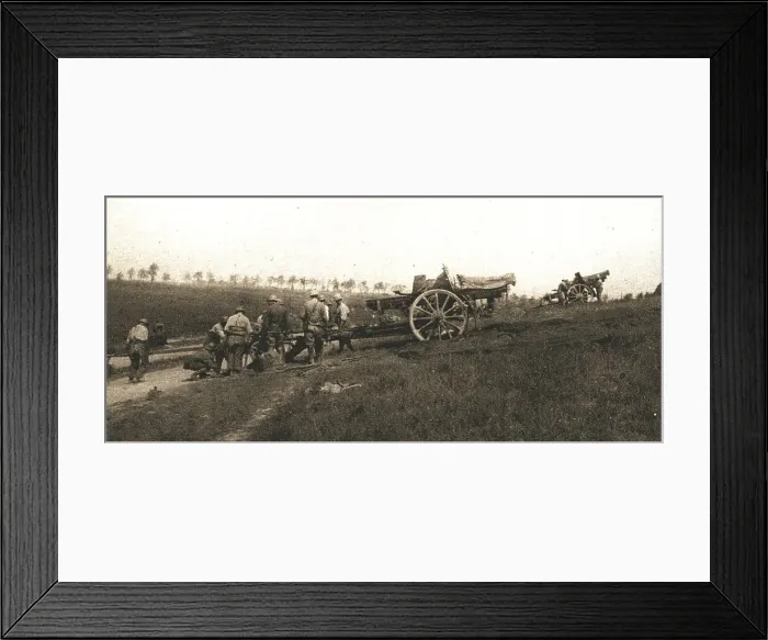 Framed Print : A l'est de Montdidier; pieces de 155 portees sur des positions avancees, 1918. Creator: Unknown Framed Print : A l'est de Montdidier; pieces de 155 portees sur des positions avancees, 1918. Creator: Unknown