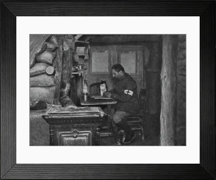 Framed Print : Un relais d'ambulance modele; Entrée de la salle de pansements, servant de bureau... c1916. Creator: Unknown Framed Print : Un relais d'ambulance modele; Entrée de la salle de pansements, servant de bureau... c1916. Creator: Unknown