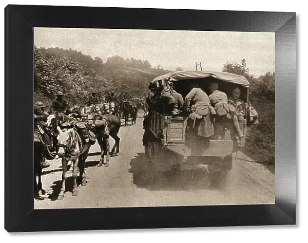 Dans le bataille; des chasseurs d'Afrique, revenant des combats livres au Sud des Dames... 1918. Creator: Unknown