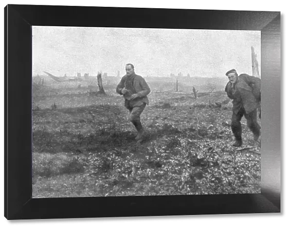 Notre offensive du 15 decembre 1916; Deux Allemands sortent d'un abri depasse par notre premiere va Creator: Unknown