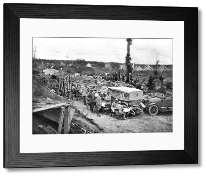 Framed Print : De l'ailette a la Scarpe; le poste de commandement d'un corps d'armee devant Roye, 1918. Creator: Unknown Framed Print : De l'ailette a la Scarpe; le poste de commandement d'un corps d'armee devant Roye, 1918. Creator: Unknown