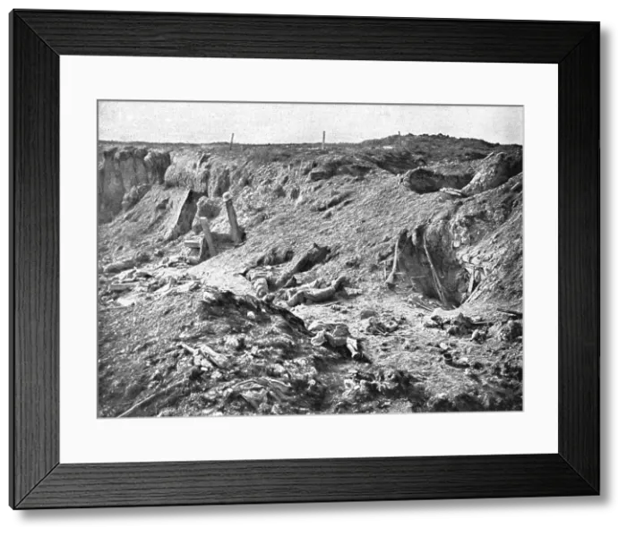Framed Print : Le Champ de Bataille de Combles; Les restes d'une installation allemande dans le chemin creux de Co Creator: Unknown Framed Print : Le Champ de Bataille de Combles; Les restes d'une installation allemande dans le chemin creux de Co Creator: Unknown