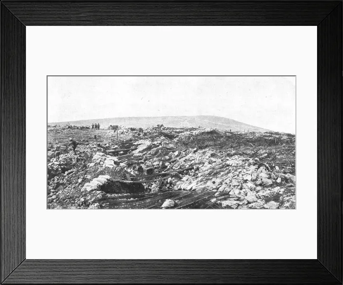 Framed Print : Victoire Italienne; Pendant l'offensive italienne: les tranchees autrichiennes duMonte San Michele, Creator: Unknown Framed Print : Victoire Italienne; Pendant l'offensive italienne: les tranchees autrichiennes duMonte San Michele, Creator: Unknown