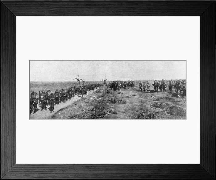 Framed Print : L'Attaque Britannique du 25 septembre 1916; La concentration des renforts diriges sur la ligne de Creator: Unknown Framed Print : L'Attaque Britannique du 25 septembre 1916; La concentration des renforts diriges sur la ligne de Creator: Unknown