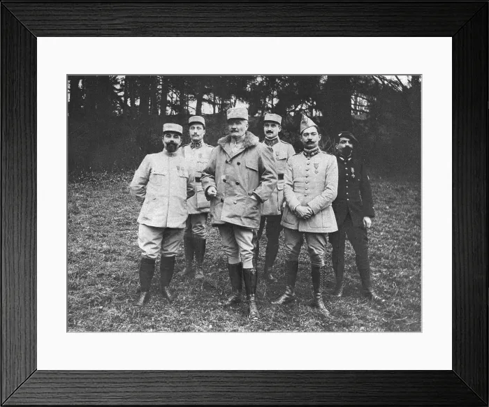 Framed Print : Les Vainqueurs; Le general Passaga entoure de son etat-major, au retour de la prise d'Hardaumont. Creator: Rettet Framed Print : Les Vainqueurs; Le general Passaga entoure de son etat-major, au retour de la prise d'Hardaumont. Creator: Rettet