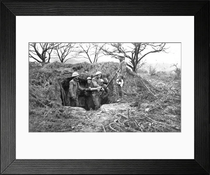 Framed Print : Les Americains en Ligne; Une piece de 75, sous son camouflage, et ses servants americains, 1917. Creator: Unknown