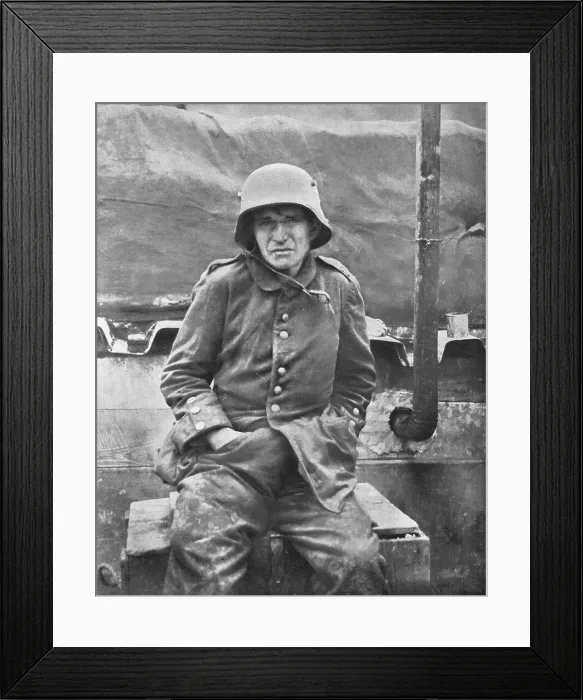 Framed Print : Mur pour la paix; un prisonnier allemand de la fin de 1916, 1916. Creator: Unknown Framed Print : Mur pour la paix; un prisonnier allemand de la fin de 1916, 1916. Creator: Unknown