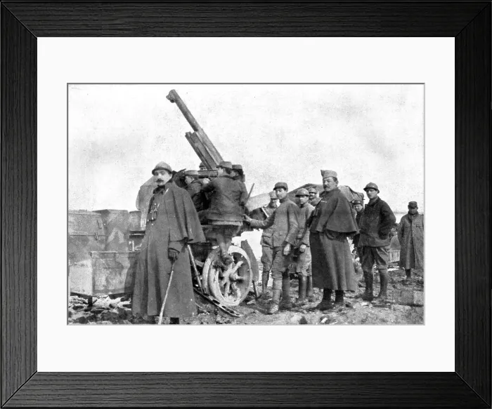 Framed Print : Les Vainqueurs du Zeppelin de Rivigny; Le personnel de la section d'autos-canons, don't un coup heu Creator: Unknown Framed Print : Les Vainqueurs du Zeppelin de Rivigny; Le personnel de la section d'autos-canons, don't un coup heu Creator: Unknown