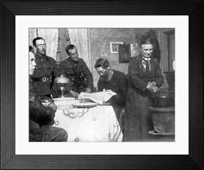 Framed Print : Delivres ! ; Le premier journal francais lu depuis trente et un mois: avec quelle joie l'habitant d Creator: Unknown Framed Print : Delivres ! ; Le premier journal francais lu depuis trente et un mois: avec quelle joie l'habitant d Creator: Unknown