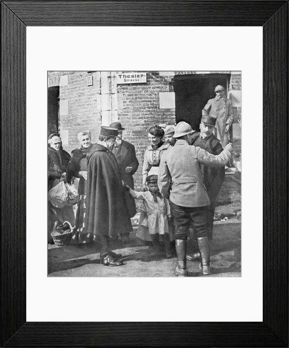Framed Print : Delivres ! ; Le prefet de la Somme est venu saluer ses administres delivres: le voici a Roye, press Creator: Unknown Framed Print : Delivres ! ; Le prefet de la Somme est venu saluer ses administres delivres: le voici a Roye, press Creator: Unknown