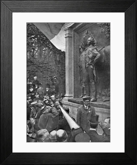 Framed Print : Sur le Sol Americain; Le salut de Joffre a la Fayette, 1917. Creator: Unknown Framed Print : Sur le Sol Americain; Le salut de Joffre a la Fayette, 1917. Creator: Unknown
