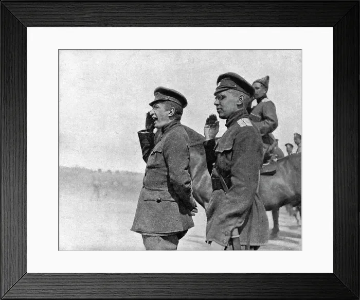 Framed Print : Les Soubresauts de la Russie; Kerensky, au cours d'une revue sur le front, repond aux... 1917. Creator: Unknown Framed Print : Les Soubresauts de la Russie; Kerensky, au cours d'une revue sur le front, repond aux... 1917. Creator: Unknown
