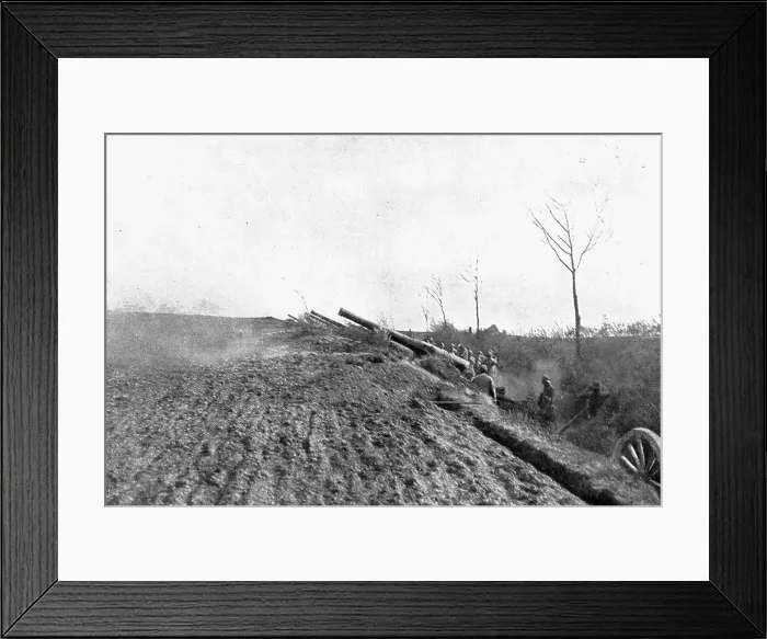 Framed Print : Devant Montdidier; Batteries de 155 en action, 1918. Creator: Unknown Framed Print : Devant Montdidier; Batteries de 155 en action, 1918. Creator: Unknown