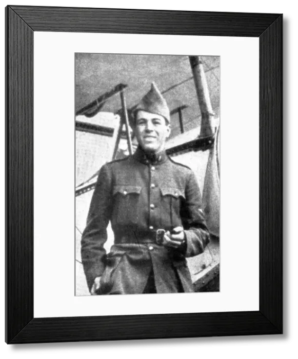 Framed Print : Les Etats-Unis dans la guerre; Le sergent aviateur americain Victor Chapman, tombe... (1917). Creator: Unknown Framed Print : Les Etats-Unis dans la guerre; Le sergent aviateur americain Victor Chapman, tombe... (1917). Creator: Unknown