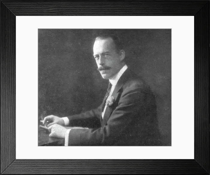Framed Print : L'Avant-Guerre aux Etats-Unis; Un grand bienfaiteur des nationaux de l'Entente: H. Henry... 1917. Creator: Unknown Framed Print : L'Avant-Guerre aux Etats-Unis; Un grand bienfaiteur des nationaux de l'Entente: H. Henry... 1917. Creator: Unknown