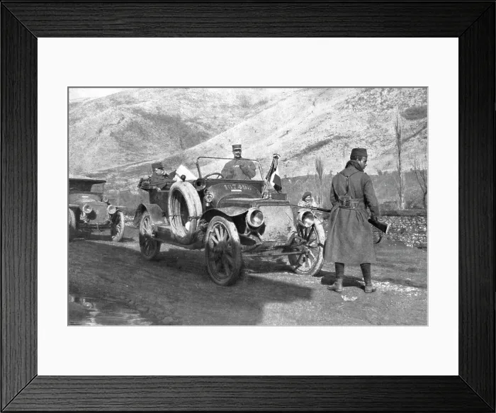 Framed Print : Esclave de la Consigne!; le general Sarrail, en inspection sur le front de Macedoine... 1917. Creator: Unknown Framed Print : Esclave de la Consigne!; le general Sarrail, en inspection sur le front de Macedoine... 1917. Creator: Unknown
