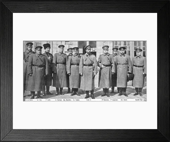 Framed Print : La Fin d'une Regime et d'un Regne; La suite au quartier general de Mohilev; a gauche... 1917. Creator: Unknown Framed Print : La Fin d'une Regime et d'un Regne; La suite au quartier general de Mohilev; a gauche... 1917. Creator: Unknown
