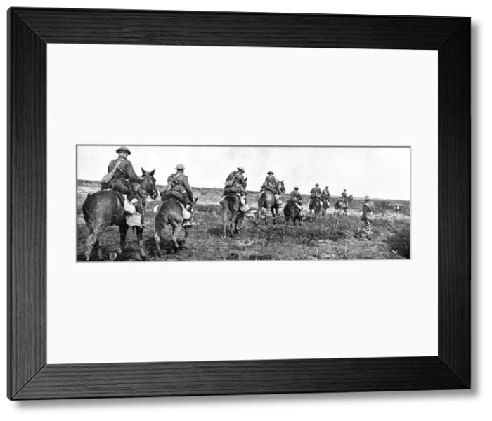 Framed Print : Sur le front occidental: la prise de la Crete de Vimy; La cavalerie legere canadienne... 1917. Creator: Unknown Framed Print : Sur le front occidental: la prise de la Crete de Vimy; La cavalerie legere canadienne... 1917. Creator: Unknown