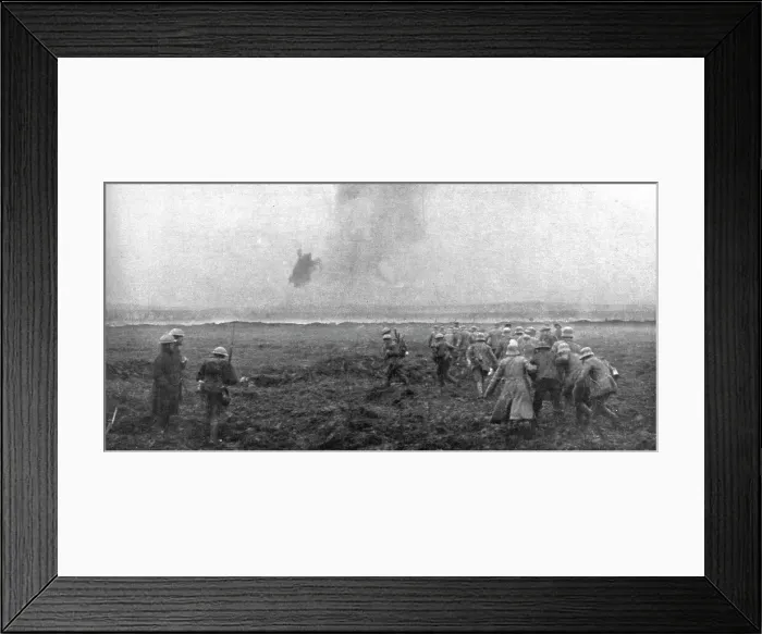 Framed Print : Sur le front occidental: la prise de la Crete de Vimy; Prisonniers allemands traversant... 1917. Creator: Unknown Framed Print : Sur le front occidental: la prise de la Crete de Vimy; Prisonniers allemands traversant... 1917. Creator: Unknown