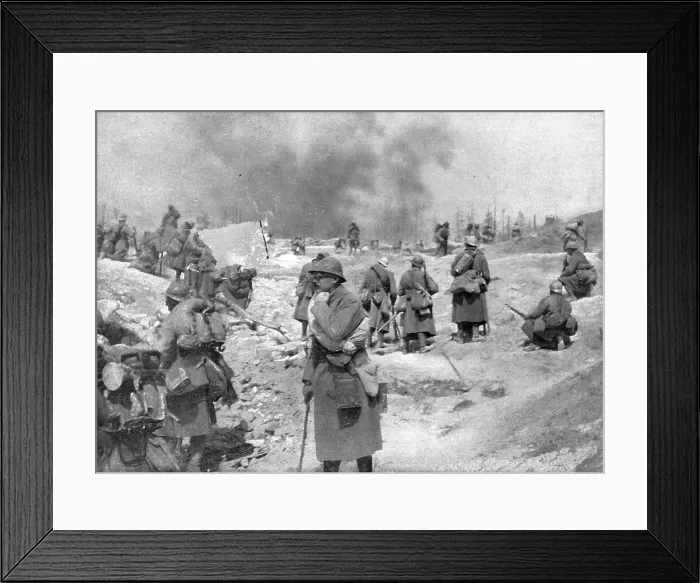 Framed Print : L'Attaque du Mont-Pertois; Un bataillon abordant, le 30 avril 1917, la ligne de cretes... 1917. Creator: Unknown Framed Print : L'Attaque du Mont-Pertois; Un bataillon abordant, le 30 avril 1917, la ligne de cretes... 1917. Creator: Unknown