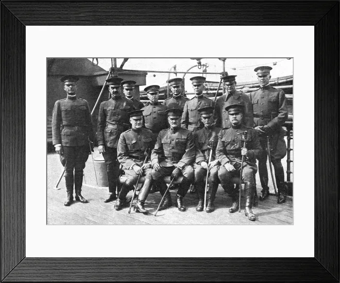 Framed Print : ; En route pour la France: le general Pershing, commandant... 1917. Creator: Unknown. ; En route pour la France: le general Pershing, commandant... 1917. Creator: Unknown Framed Print : ; En route pour la France: le general Pershing, commandant... 1917. Creator: Unknown. ; En route pour la France: le general Pershing, commandant... 1917. Creator: Unknown