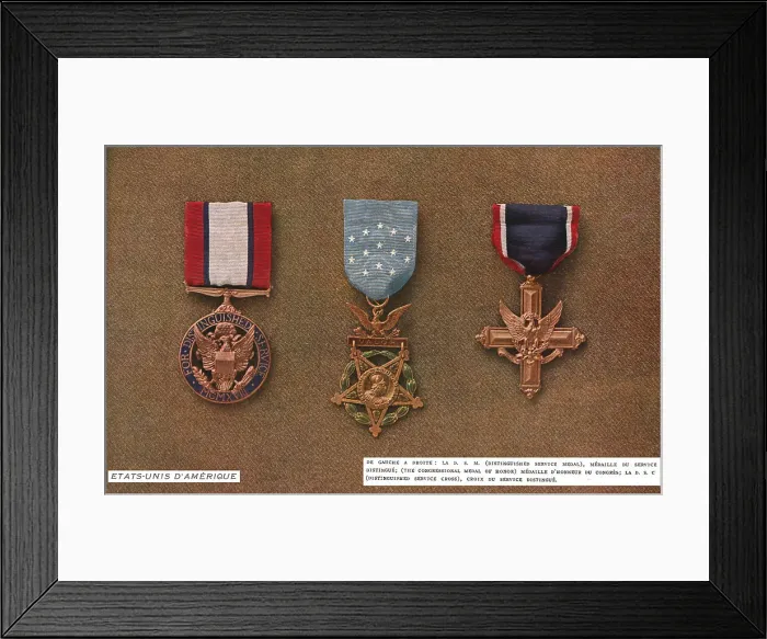 Framed Print : Decorations de Guerre; Etats - Unis D'Amerique, 1917. Creator: Unknown Framed Print : Decorations de Guerre; Etats - Unis D'Amerique, 1917. Creator: Unknown