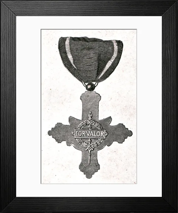 Framed Print : Decorations de Guerre; La croix de guerre americaine, vue de revers, 1917. Creator: Unknown Framed Print : Decorations de Guerre; La croix de guerre americaine, vue de revers, 1917. Creator: Unknown