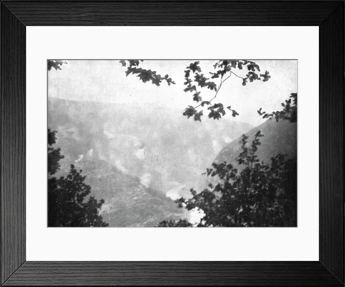 Framed Print : Victorieuse Offensive Italienne; Le bombardement italien sur la chaine du Cucco et du Santo...1917 Creator: Unknown Framed Print : Victorieuse Offensive Italienne; Le bombardement italien sur la chaine du Cucco et du Santo...1917 Creator: Unknown