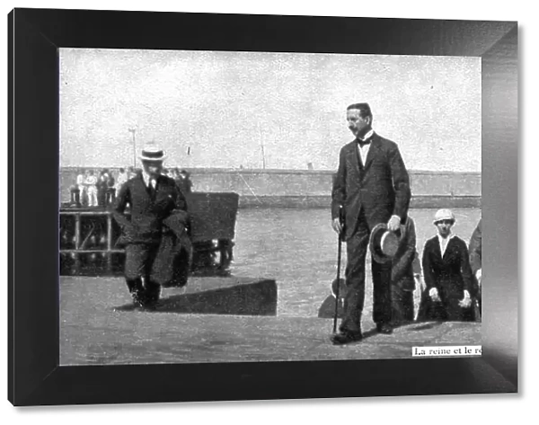 Les Evenements de Grece; Apres avoir quitte la terre grecque, le 14 juin, a bord du yacht... 1917. Creator: Unknown