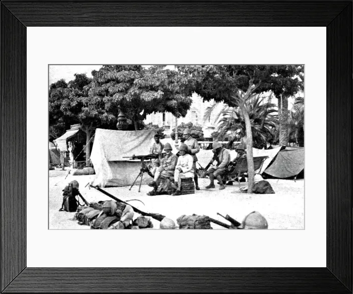 Framed Print : Les Evenements de Grece; Les troupes francaises assurant l'ordre a Athenes... (1917). Creator: Unknown Framed Print : Les Evenements de Grece; Les troupes francaises assurant l'ordre a Athenes... (1917). Creator: Unknown