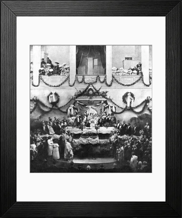 Framed Print : Les Evenements de Grece; Le 4 aout 1917, apres avoir prete serment sur l'Evangile, le roi... 1917. Creator: Unknown Framed Print : Les Evenements de Grece; Le 4 aout 1917, apres avoir prete serment sur l'Evangile, le roi... 1917. Creator: Unknown