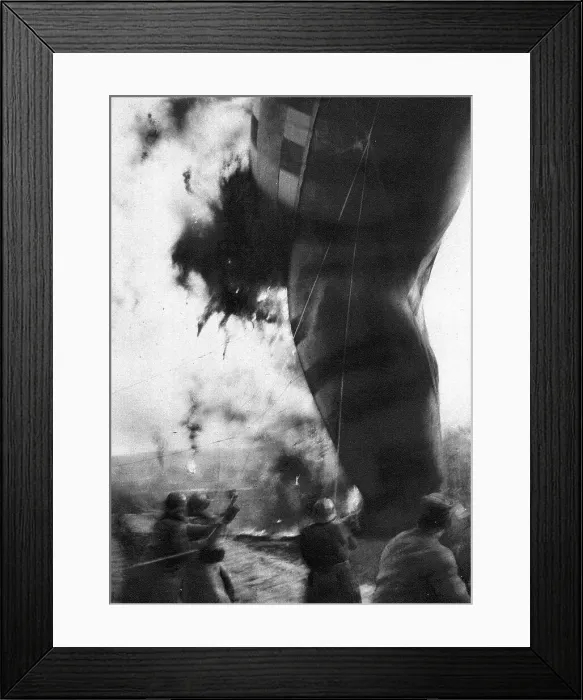 Framed Print : Aerostiers et Observateurs en Ballon; Un ballon. Ramene a terre apres... 1917. Creator: Unknown. Aerostiers et Observateurs en Ballon; Un ballon. Ramene a terre apres... 1917. Creator: Unknown Framed Print : Aerostiers et Observateurs en Ballon; Un ballon. Ramene a terre apres... 1917. Creator: Unknown. Aerostiers et Observateurs en Ballon; Un ballon. Ramene a terre apres... 1917. Creator: Unknown